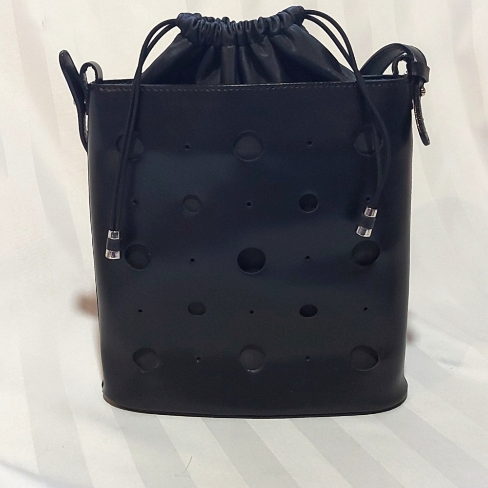 29. KESSLORD BUCKET BAG!